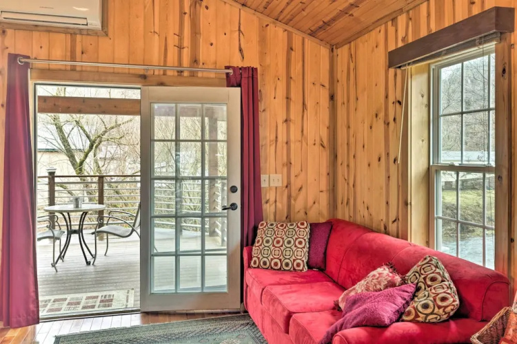 'The Boat House' Creekside Escape In Hot Springs! - Hot Springs, NC