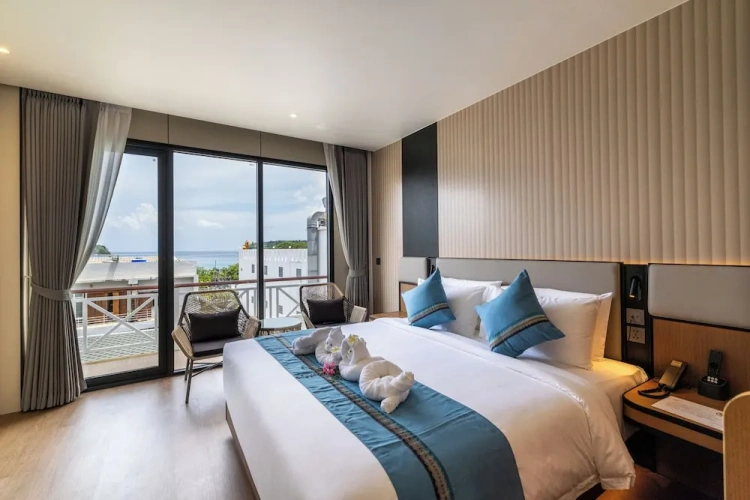 Deluxe Double room with balcony and with sea view