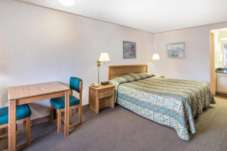 Knights Inn Canton