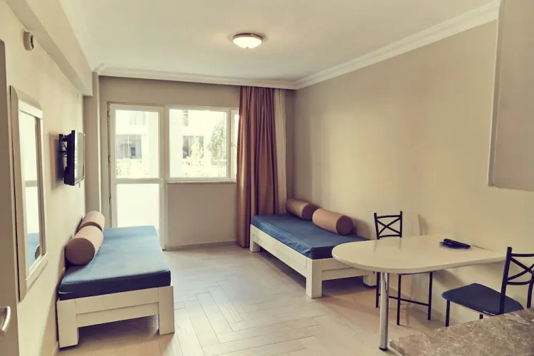 Two Seas Hotel