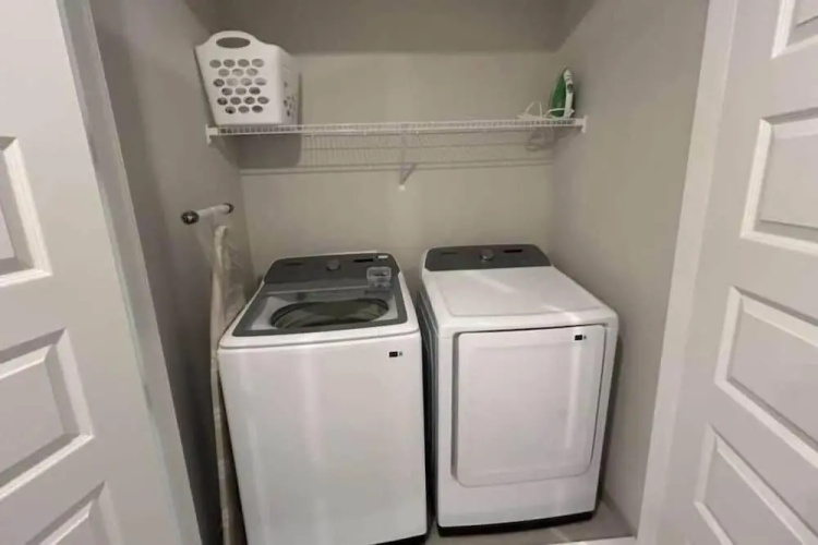 Modern 3Bd End Unit With Garage Water View 7904