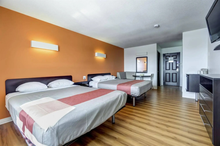 Joys Inn