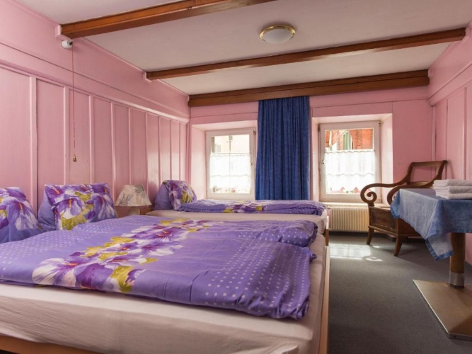 Standard Triple room