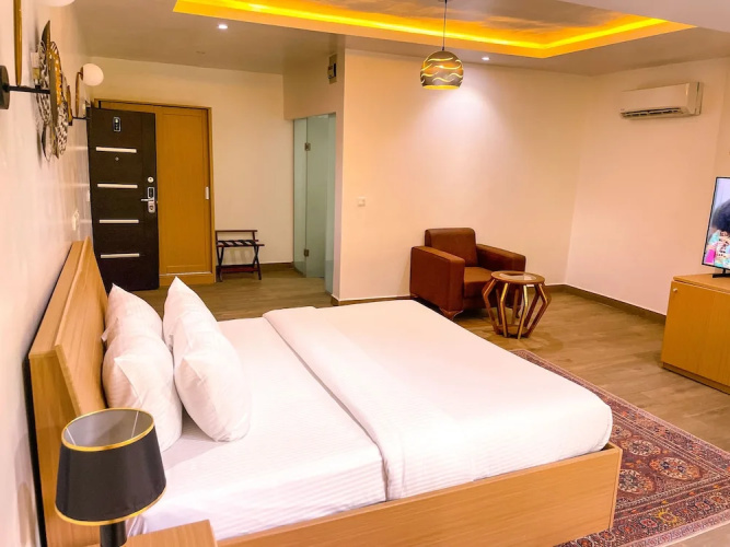 The  address hotel