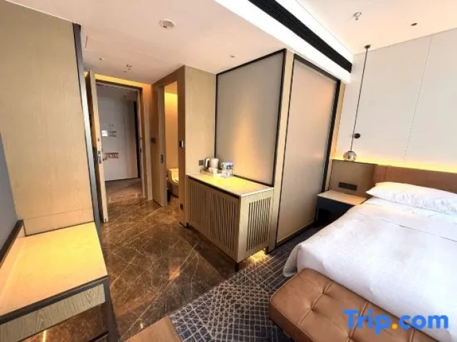 Standard Double room with city view
