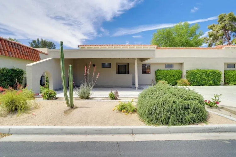 Palm Desert Condo w/ Community Pool + Views!