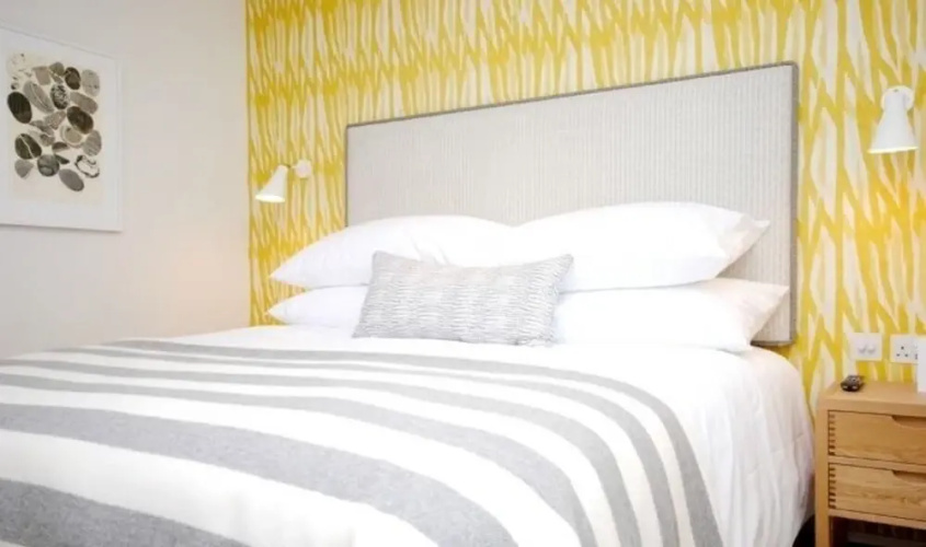 6 The Salterns, Chichester 402450