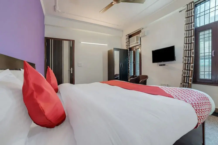 OYO 28706 The Bliss Residency