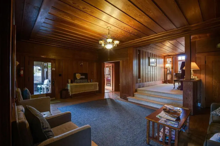 Captains Quarters