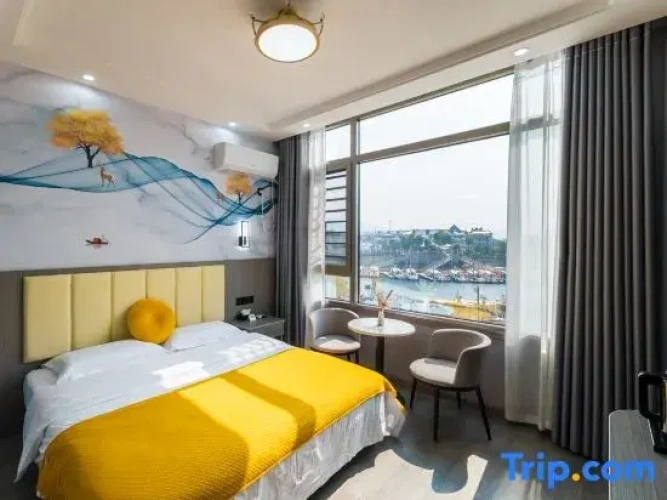 Standard Double room with lake view