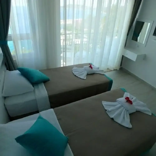 Standard Twin room with sea view