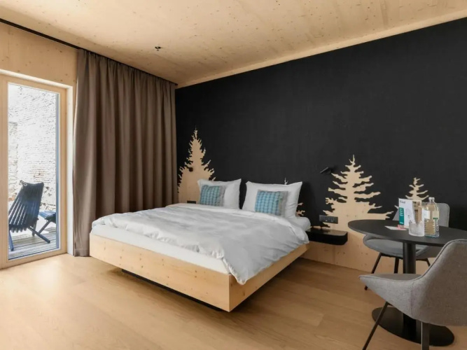 Numa Vienna Wood