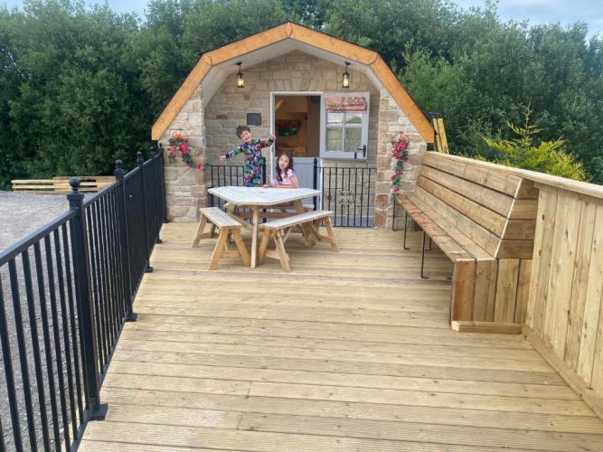 2 Bedrooms Chalet