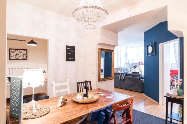 2 Bedrooms Apartment