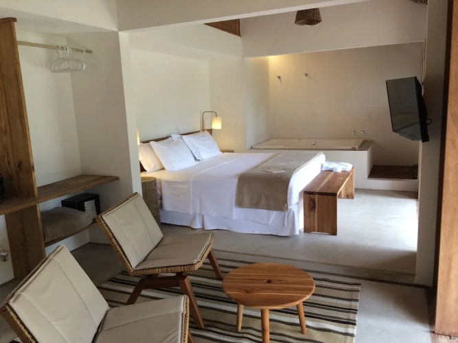 Suite with balcony and with partial sea view