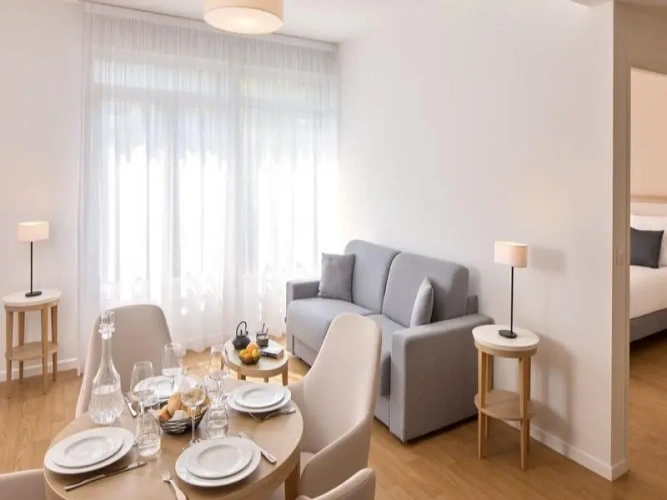 2 Bedrooms Apartment