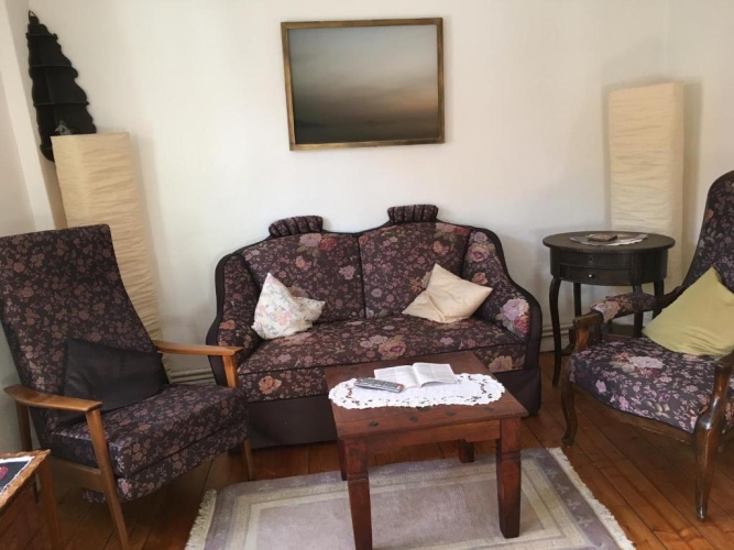 3 Bedrooms Apartment