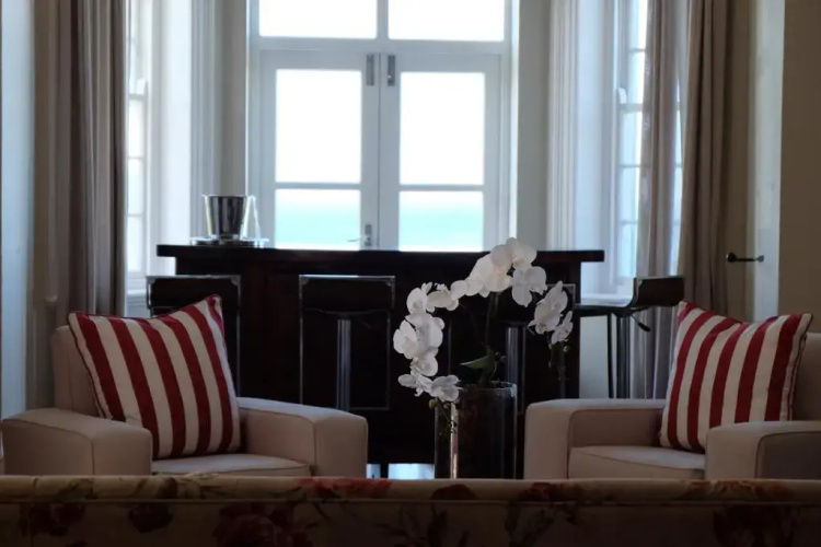 11 Westcliff Rentals