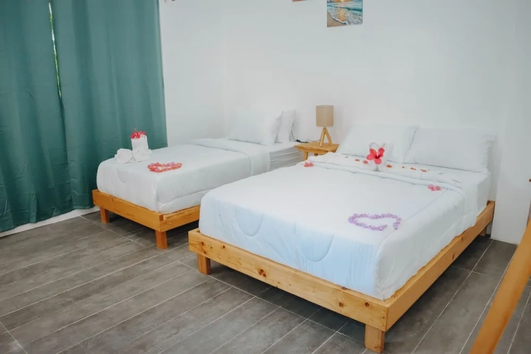 Deluxe Twin room with partial sea view