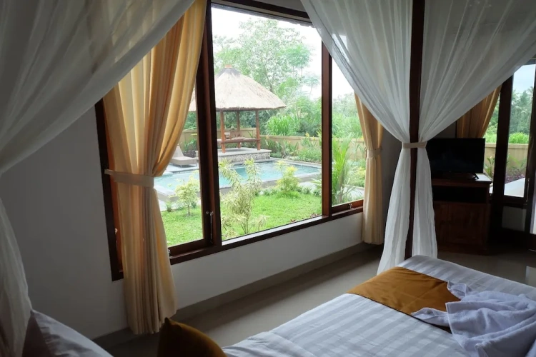 2 Bedrooms Villa