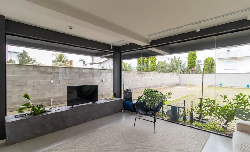 Modern Studio Just Minutes From the Beach Sid0209