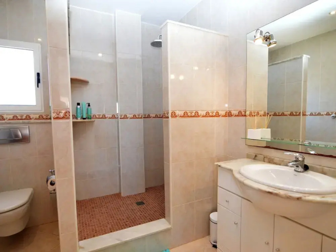 Captivating Villa in Rojales With Swimming Pool