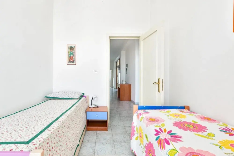 2186 Attico Demetra