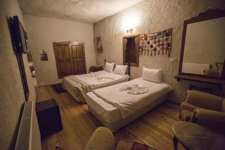 Spelunca Cave Hotel