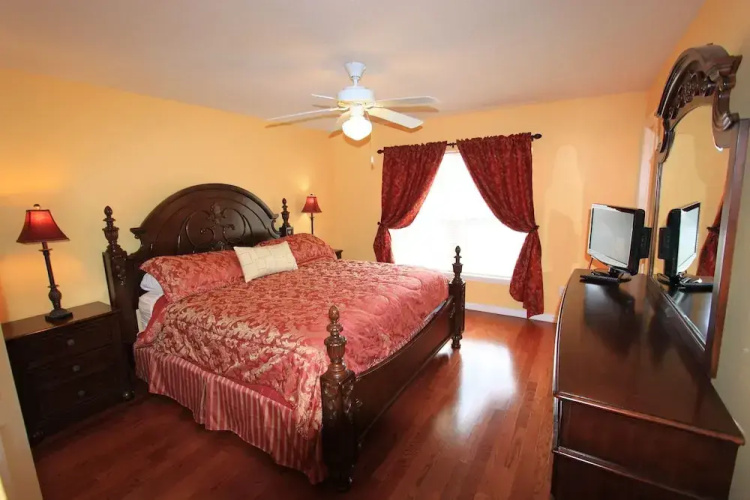 1063 Royal