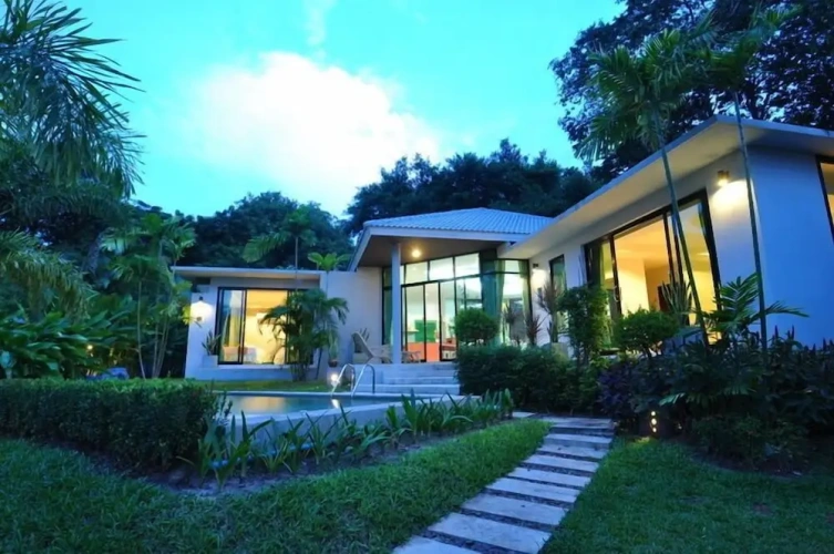 2 Bedrooms Villa with balcony