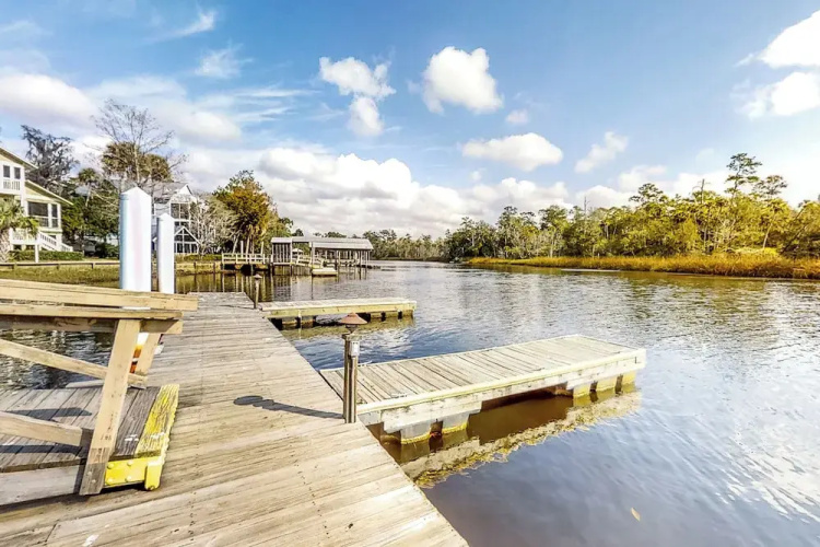 Vanilla Cottage on 30-acre Preserve!