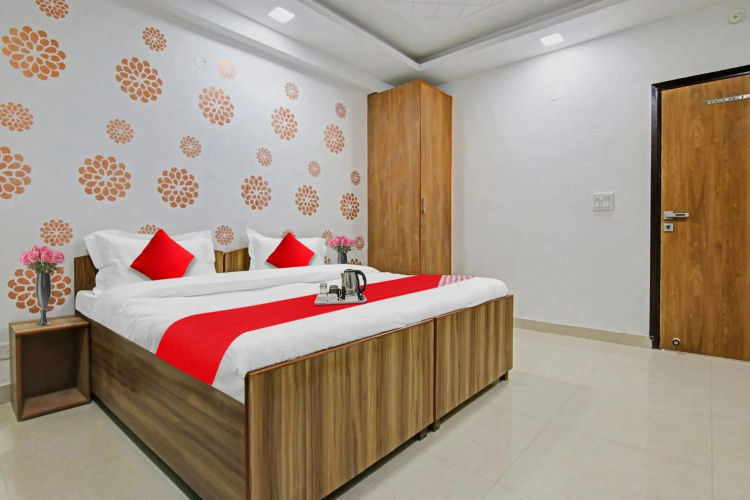 OYO Flagship 70282 Abode Inn