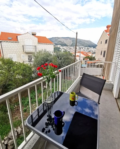 3 Bedrooms Apartment