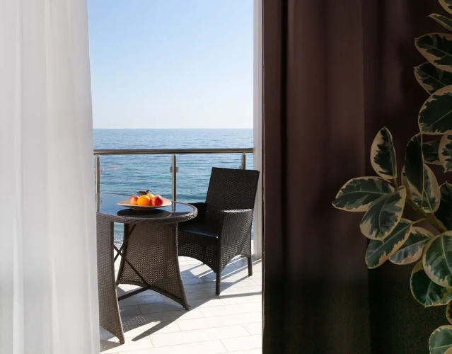 Suite with balcony and with sea view