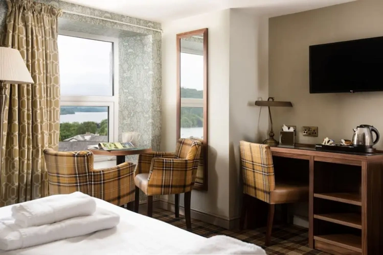 Standard Double room with lake view