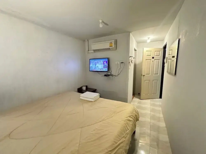 OYO 75472 GOTUM Hostel 2 & Money Exchange