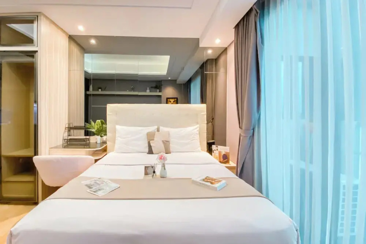 Spacious Studio Apartment at Capitol Suites