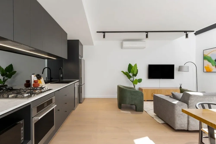2 Bedrooms Apartment