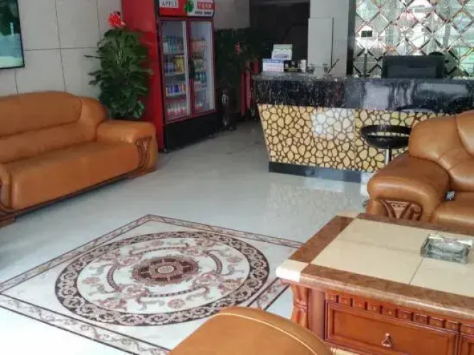Urumqi Xinhuashun Hotel
