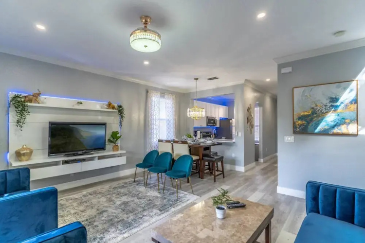 243 Regal Palms