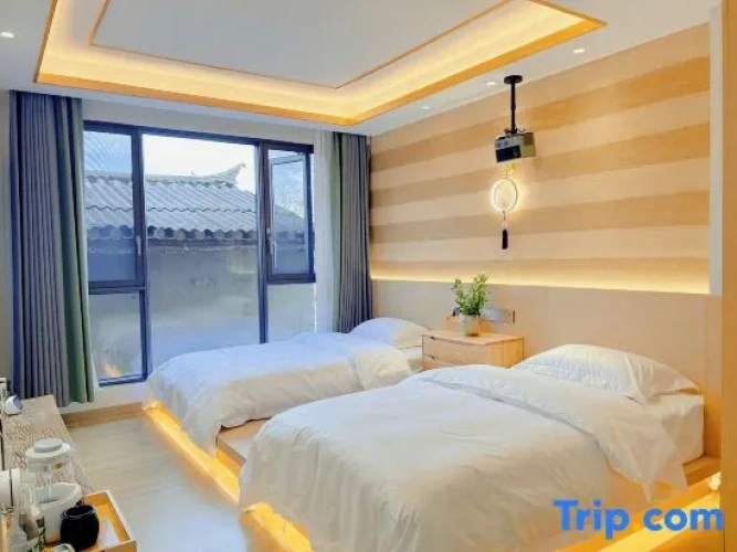 Standard Double room with courtyard view
