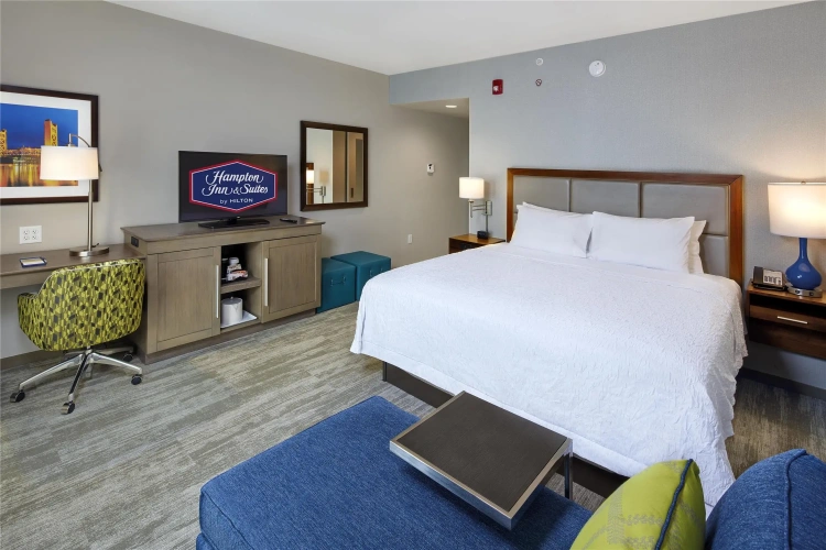 Standard Double room with city view