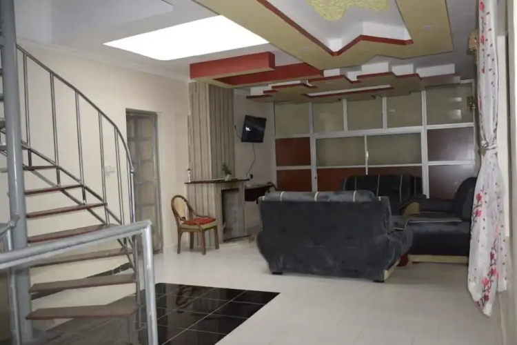 Yaris Guest House M&M