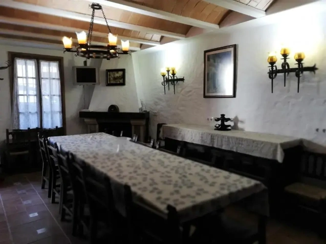6 Bedrooms Cottage