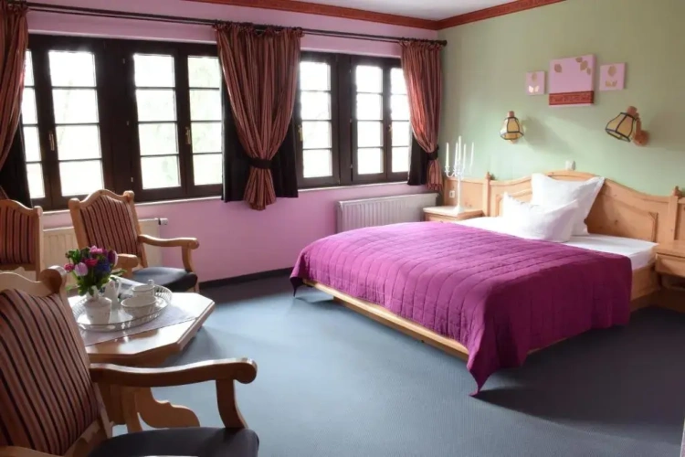 Standard Triple room
