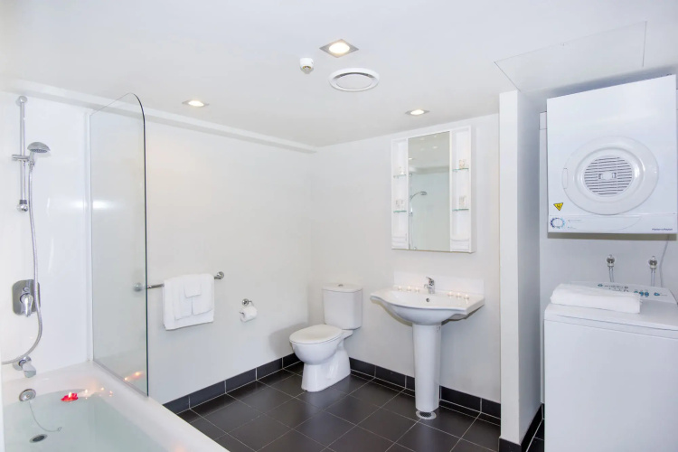 Quest Ponsonby