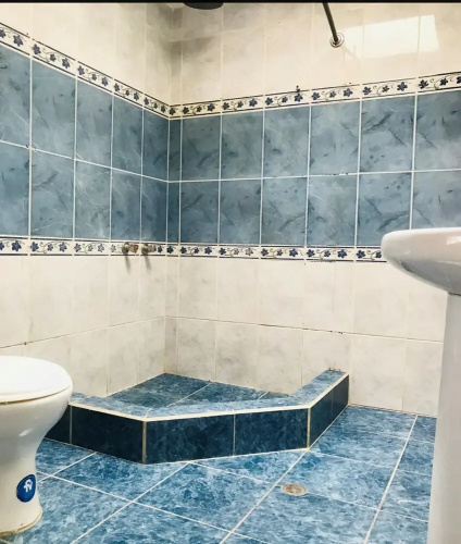 Blue Door Housing Modern Quito - Hostel