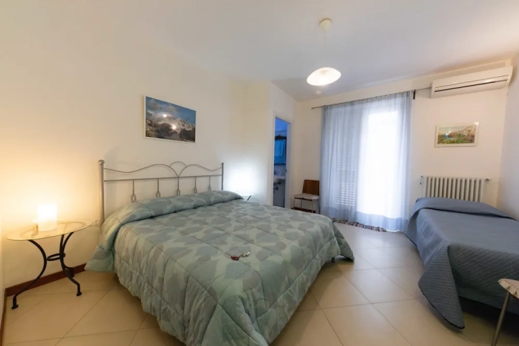 Classic Triple room with balcony