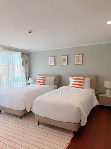 4 Bedrooms Grand room with balcony and with sea view