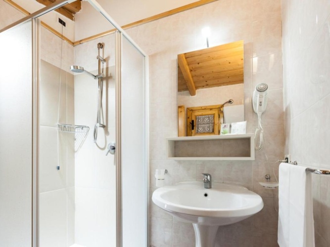 2 Bedrooms Cottage